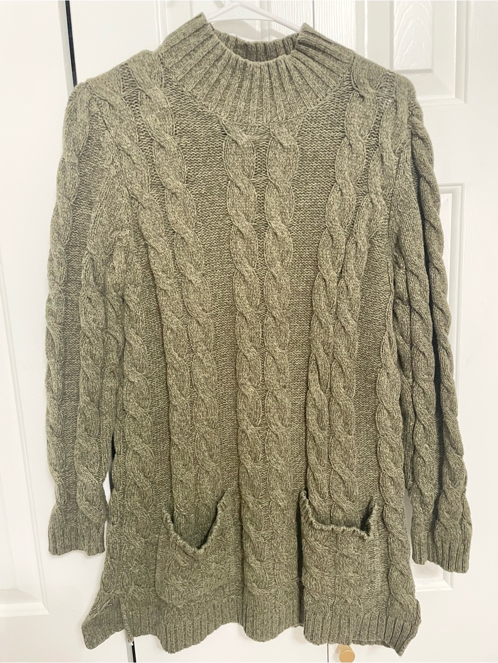Cozy Olive Cable Knit Turtleneck Sweater with Pockets